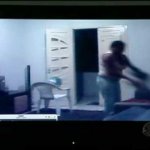 Câmera Registra Babá Maltratando um Bebê no Recife Câmera Registra Babá Maltratando um Bebê no Recife