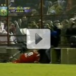 Jogador se Choca com Câmera de TV