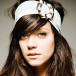Lily Allen Disse que Teria o Mesmo Fim de Amy Winehouse se Não se Entregasse para Jesus Lily Allen Disse que Teria o Mesmo Fim de Amy Winehouse se Não se Entregasse para Jesus