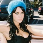 Katy Perry Lota Ônibus com Cerveja