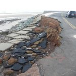 Estrada é Destruída pela Força da Maré Estrada é Destruída pela Força da Maré
