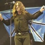 Ozzy Entra no Show com Bandeira do Grêmio no Ginásio do Inter Ozzy Entra no Show com Bandeira do Grêmio no Ginásio do Inter