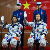 China Envia os Seus Primeiros Homens ao Espaço