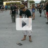 B�bado Tentando Cal�ar o Chinelo