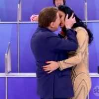 Vídeo Silvio Santos Tentando Beijar Helen Ganzarolli