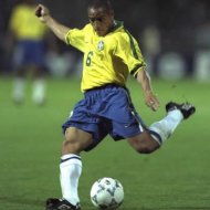 Cientístas Estudam o 'Gol Impossível' de Roberto Carlos