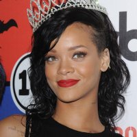 As 19 Tatuagens da Rihanna e Seus Significados