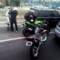 Bando Fechando Avenida Para Roubar Motocicletas