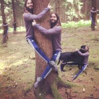 Jared Leto Abraça Árvore e Vira Meme nas Redes