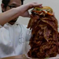 Japonês Compra Whopper com 1050 Fatias de Bacon