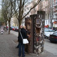 Árvores Viram Bibliotecas Móveis na Alemanha