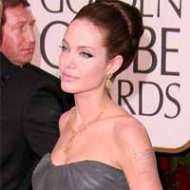 Angelina Jolie à Procura de Diamantes