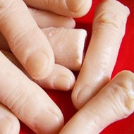 Lavando as Mãos com Dedos de Sabonete