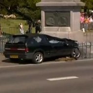 Vídeo Flagra Acidente em Desfile da Família Real da Holanda