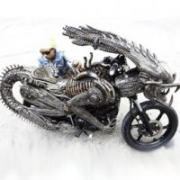 Moto Inspirada no Filme 'Alien vs. Predator'