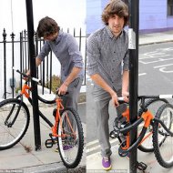 Designer Cria Bicicleta que Fica 'Abraçada' no Poste