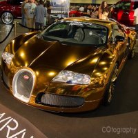 Rapper Flo-Rida Customiza Bugatti Veyron Dourado