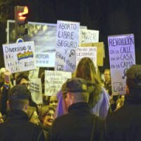ManifestaÃ§Ã£o Contra Reforma da Lei do Aborto ReÃºne Milhares em Madri
