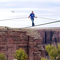 Atravessando o Grand Canyon na 'Corda Bamba' Sem Segurança
