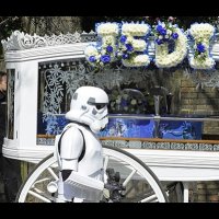 Pai Faz Funeral Emocionante de Star Wars Para Seu Filho