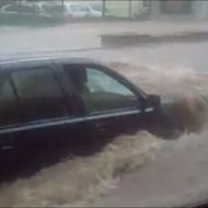 O Tenso Resgate de Pessoas Presas em Carro na Enchente em Uberaba
