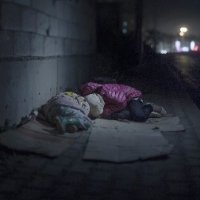 Imagens Fortes Mostram Onde as Crianças Sírias Refugiadas Dormem